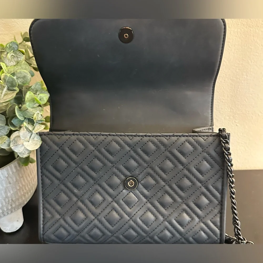 Tory Burch Fleming Matte Convertible Shoulder Bag - Picture 12 of 13